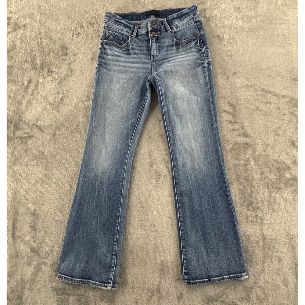 Buckle Women’s Boot Cut Jeans in Faded Blue Wash
